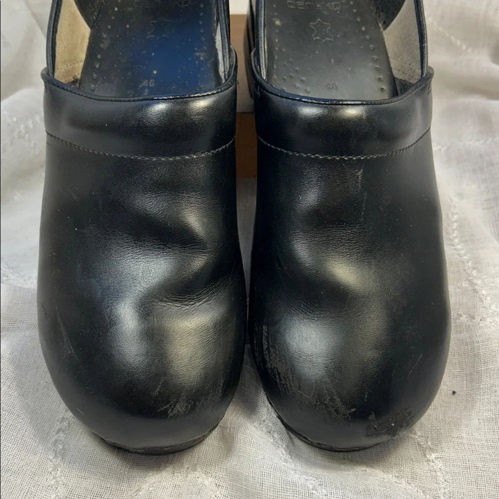Dansko leather preloved clogs